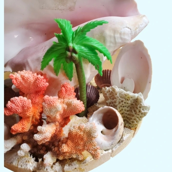Vintage seashell diorama/TV lamp - Picture 4 of 9